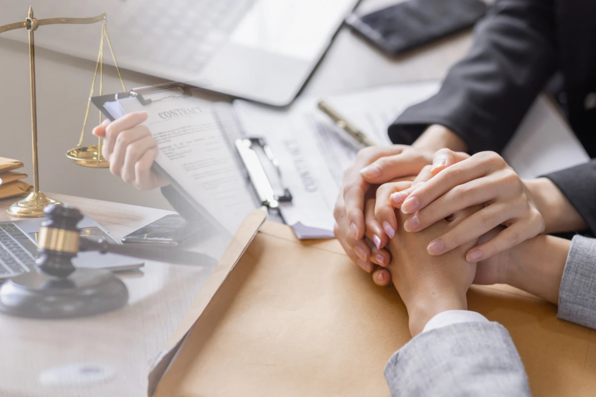 <p style="text-align:center;">Paket<br><strong>Recht auf Arbeit, Sicherheit im Alltag </strong></p>