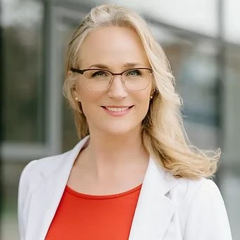 <p style="text-align:center;"><strong>Angelika Bordt</strong><br>Fachkräfte-Initiative</p>