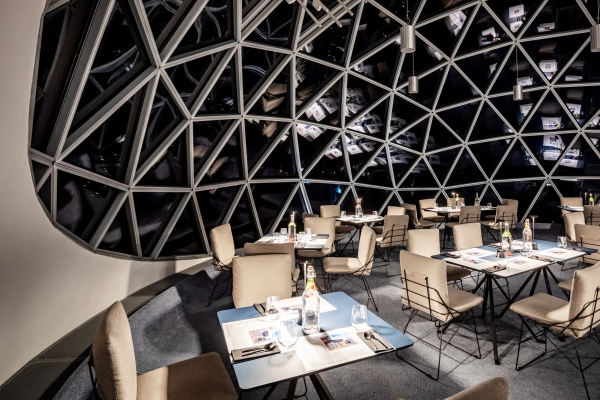 <p style="text-align:center;"><strong>Meister Fotopaket</strong><br>„Visuelle Markenwelt"</p>