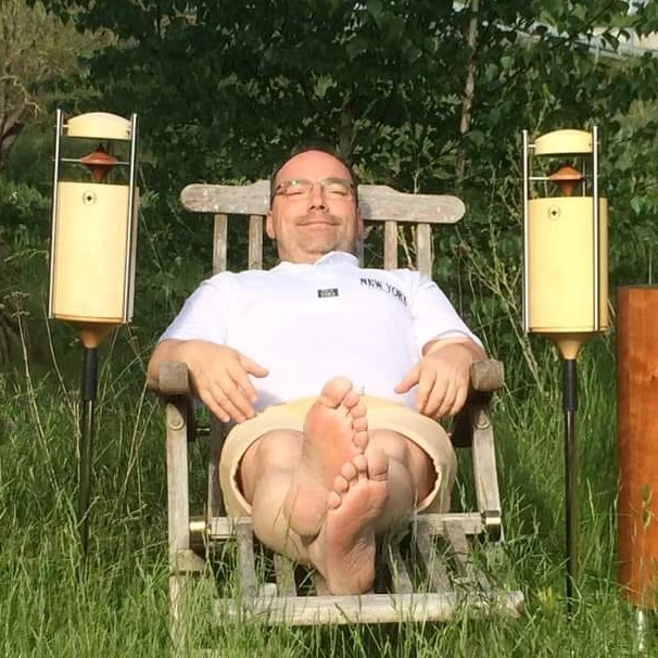 <p style="text-align:center;"><a href="/experten/enrico-franz-naturschall-tontechnik.html"><strong>Enrico Franz</strong></a><br>Naturschall-Tontechnik</p>