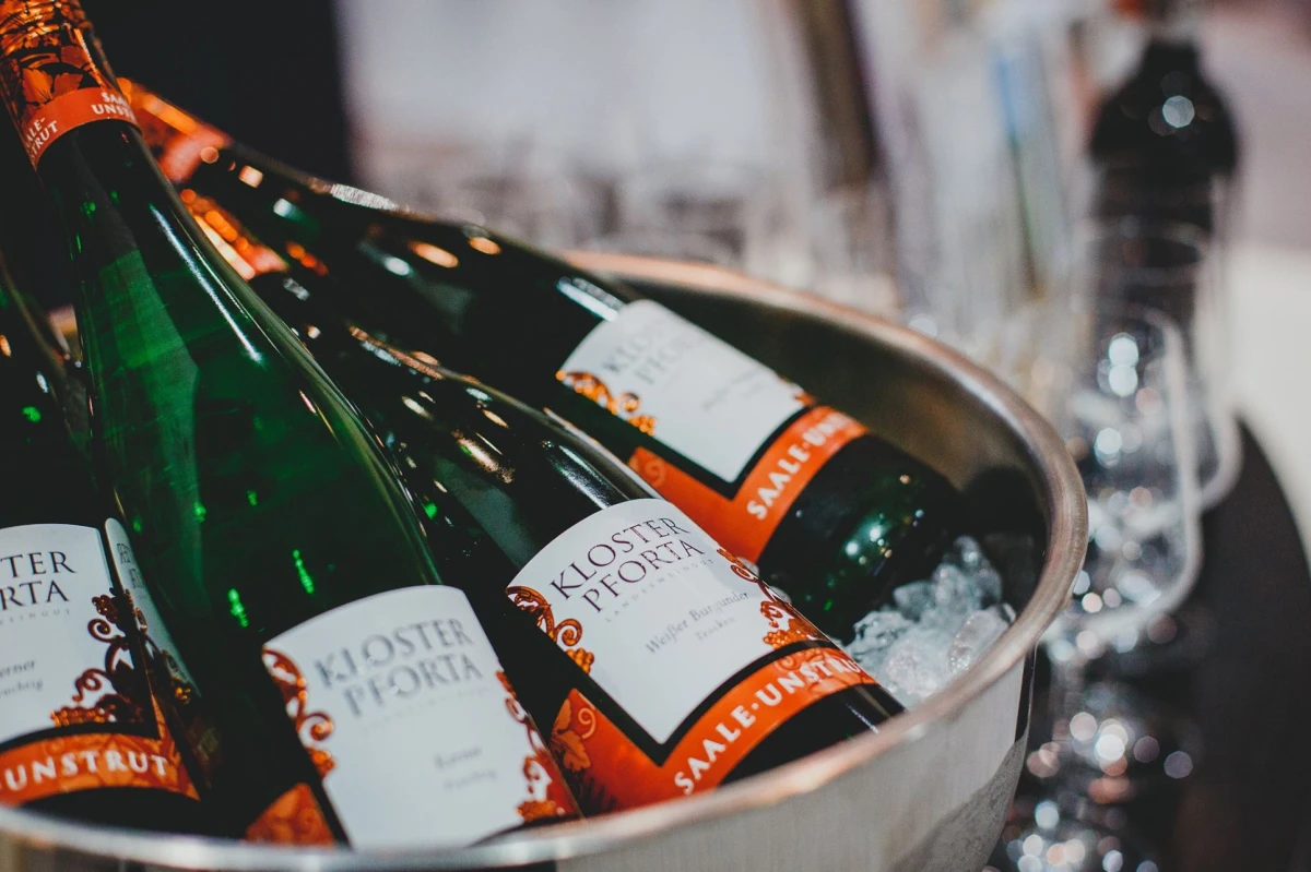 <p style="text-align:center;"><strong>Weinberatung – Paket </strong><br>„Weinkarte mit Charakter“</p>